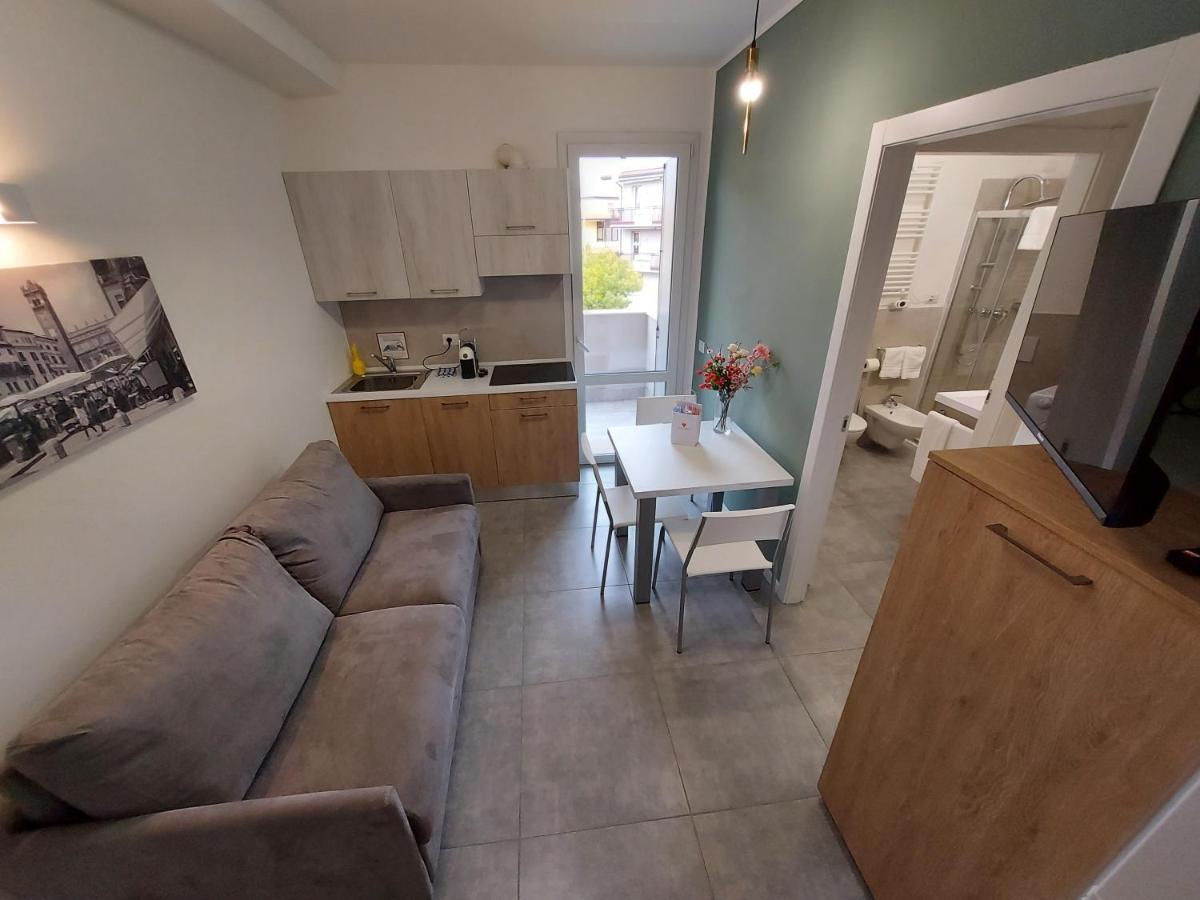 Residenza Delizia Camere & Appartamenti "Residenze Del Cuore" Verona Ngoại thất bức ảnh
