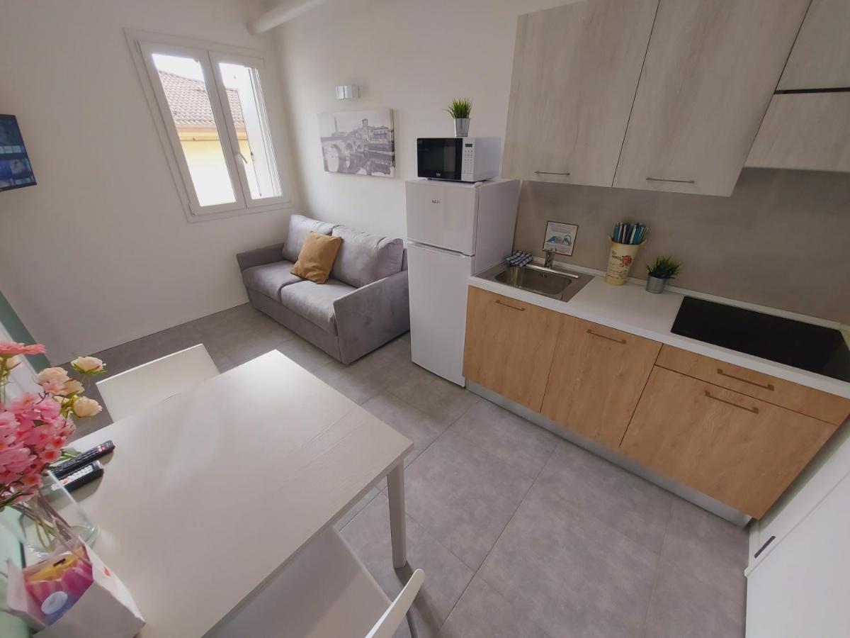 Residenza Delizia Camere & Appartamenti "Residenze Del Cuore" Verona Ngoại thất bức ảnh