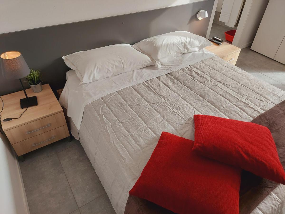 Residenza Delizia Camere & Appartamenti "Residenze Del Cuore" Verona Ngoại thất bức ảnh
