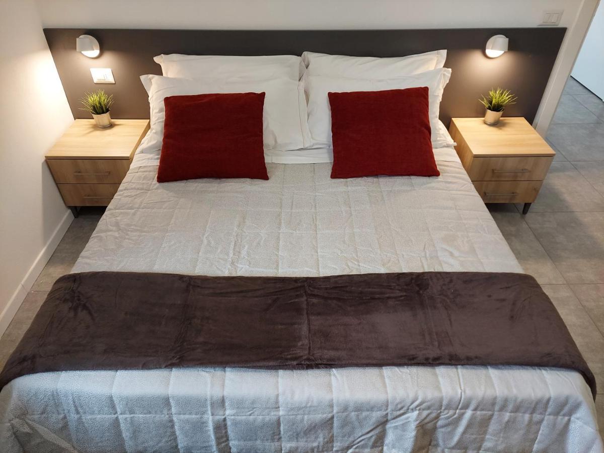Residenza Delizia Camere & Appartamenti "Residenze Del Cuore" Verona Ngoại thất bức ảnh