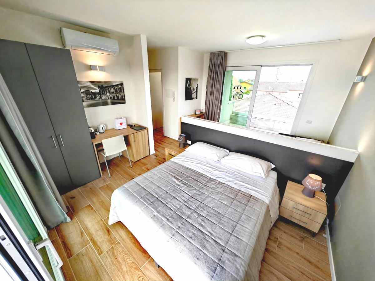 Residenza Delizia Camere & Appartamenti "Residenze Del Cuore" Verona Ngoại thất bức ảnh