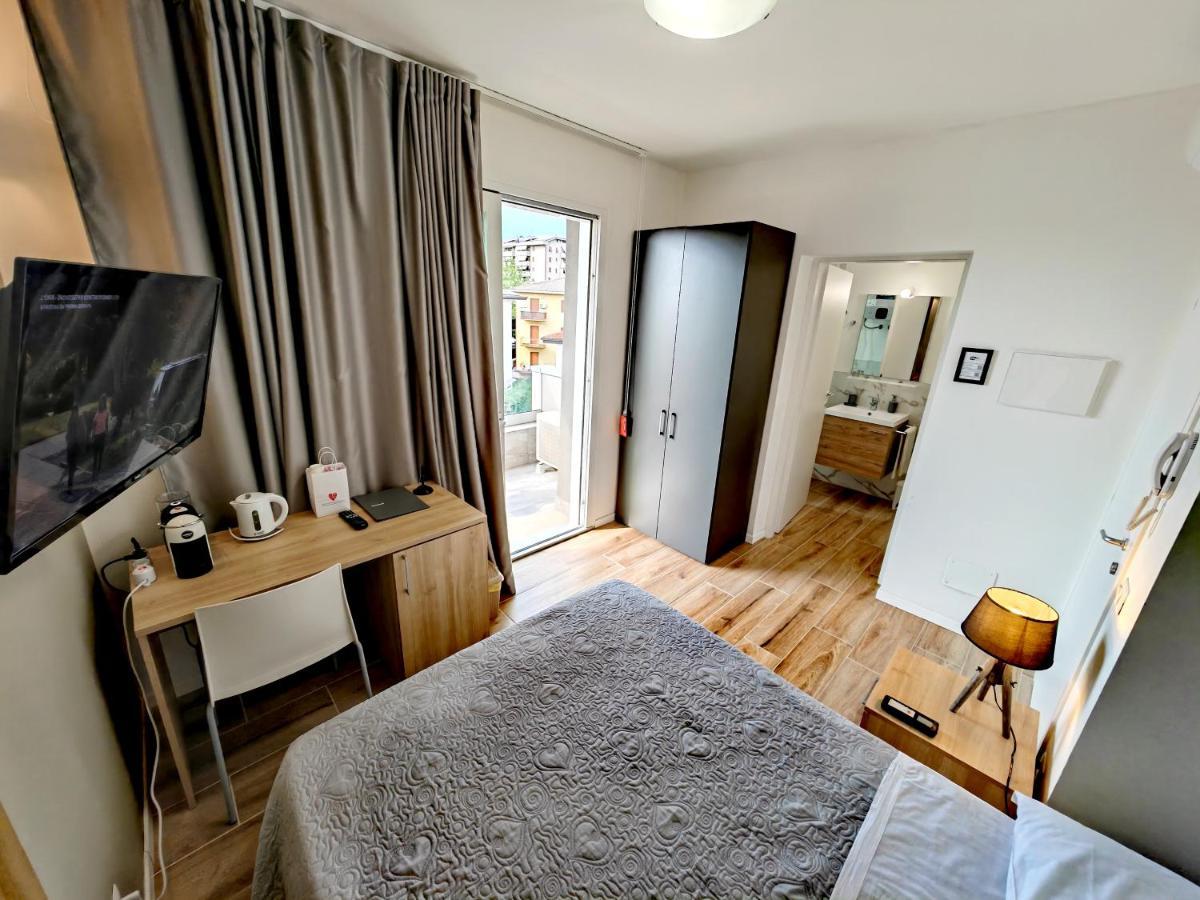 Residenza Delizia Camere & Appartamenti "Residenze Del Cuore" Verona Ngoại thất bức ảnh