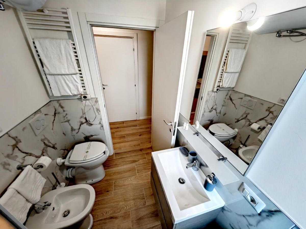 Residenza Delizia Camere & Appartamenti "Residenze Del Cuore" Verona Ngoại thất bức ảnh
