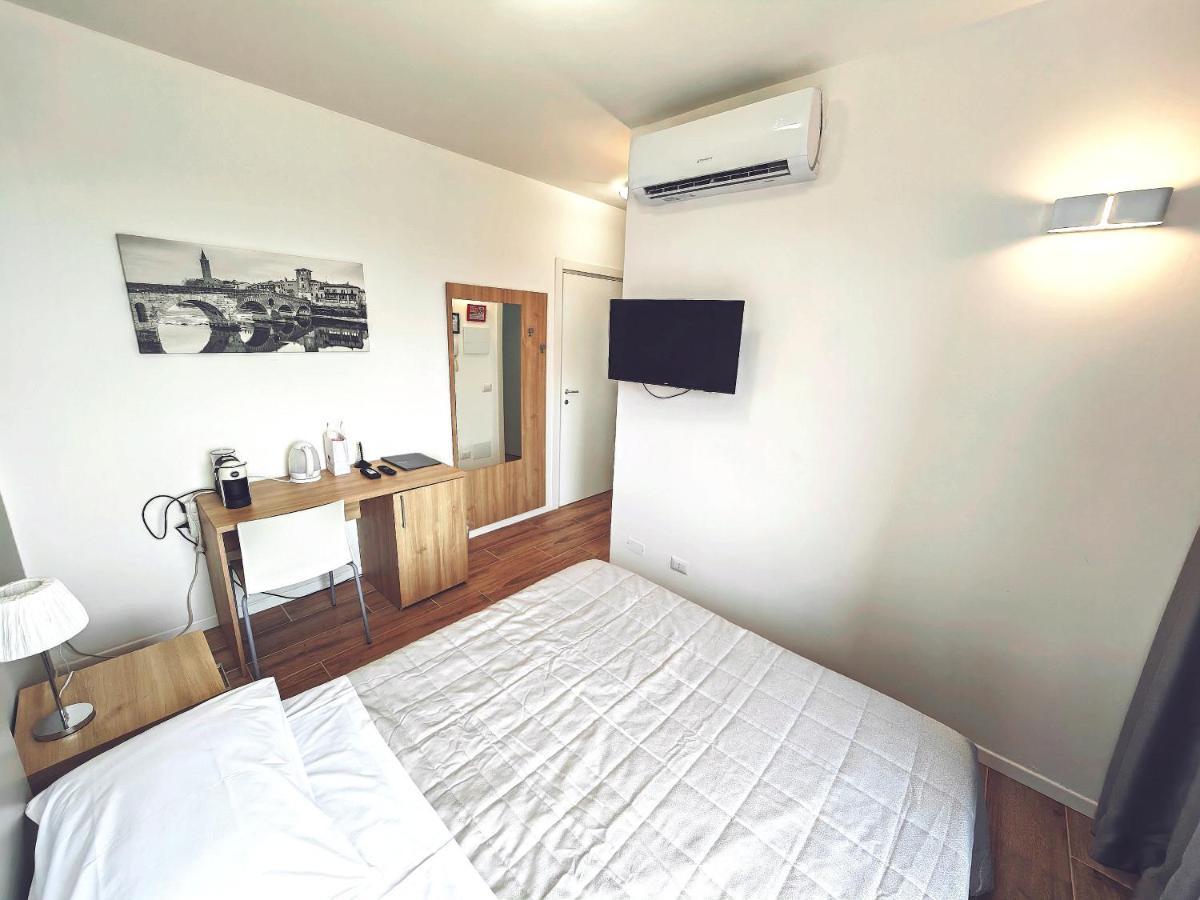 Residenza Delizia Camere & Appartamenti "Residenze Del Cuore" Verona Ngoại thất bức ảnh